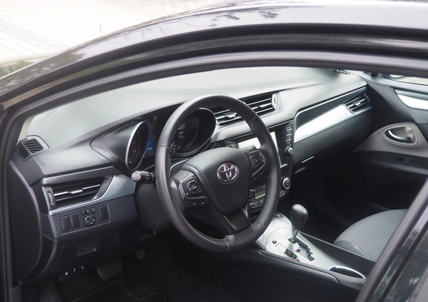 Toyota Avensis cena 84900 przebieg: 70200, rok produkcji 2018 z Ropczyce małe 742